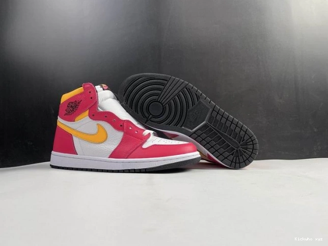 Jordan 1 High Air OGLight Red Fusion 555088-603 0819